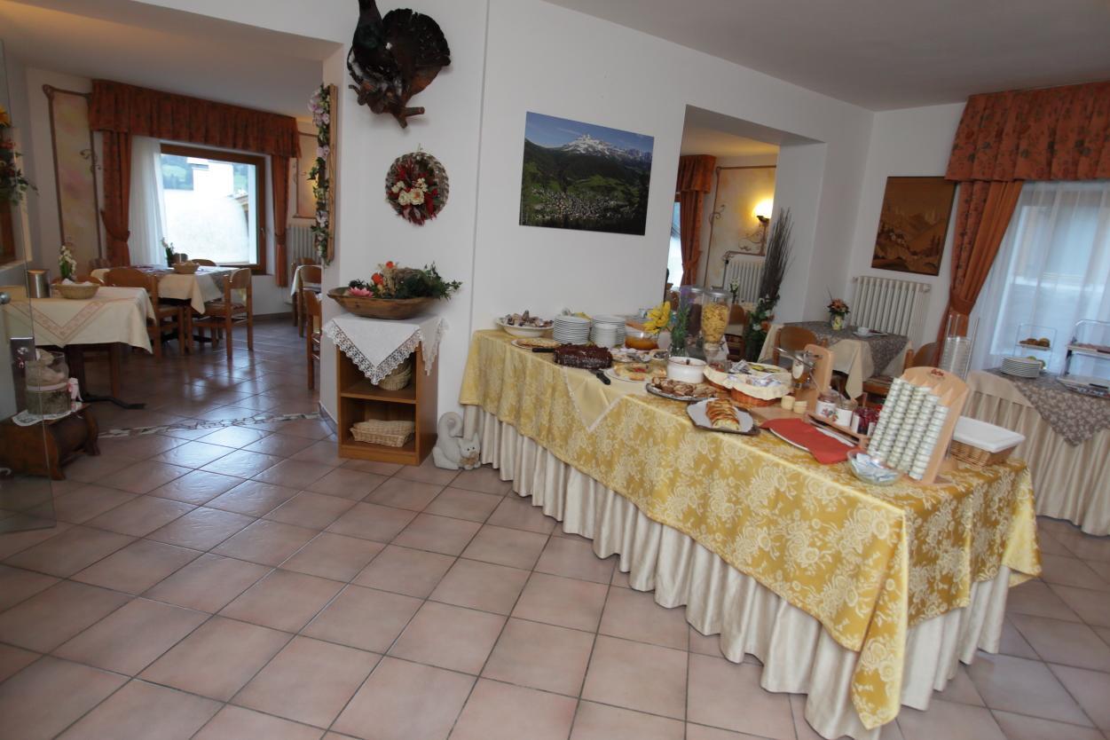Garni Miravalle Moena Exterior photo
